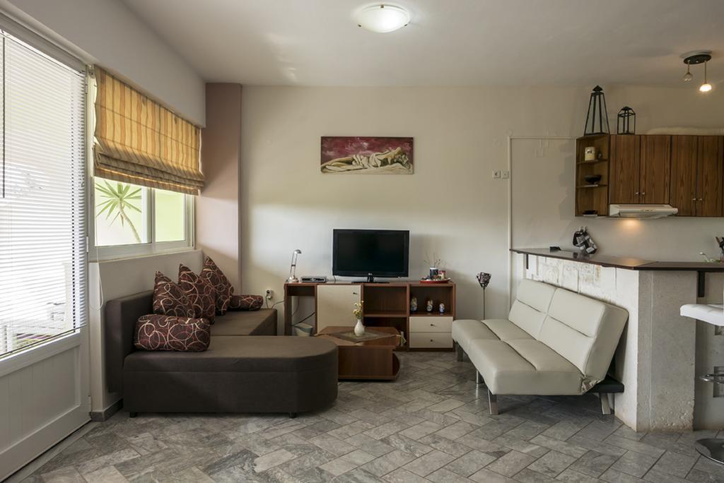 Appartamento Korakas Beach Rodakino Esterno foto